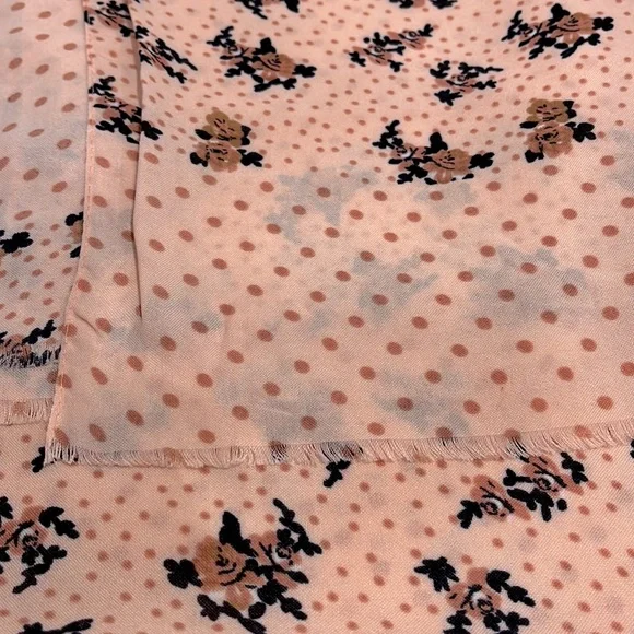 SCARF Brand New. Gorgeous Print. Melon Colour - Picture 4 of 5